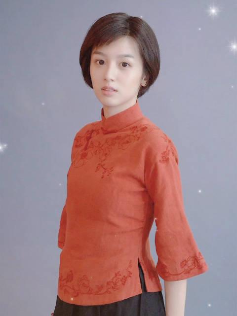 周也齐耳短发出演电影《1921》今日视频公开电影造型