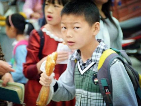 中国妈妈常做的三种“糊弄早餐”，看似省事有营养，实则害娃不浅休闲区蓝鸢梦想 - Www.slyday.coM