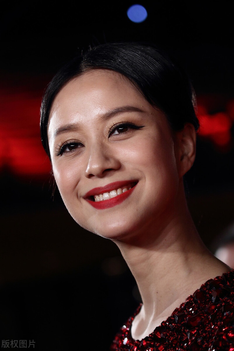 倪虹洁风韵成熟太美了散发着迷人风采