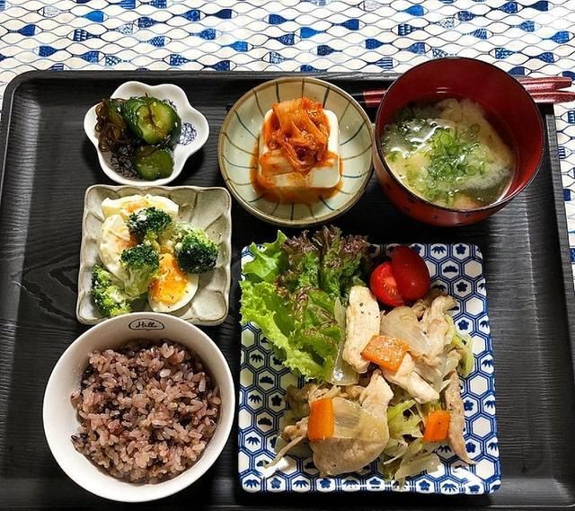 日本主妇一人食午餐,网友:幸福感强,生活更高级是自己赋予的