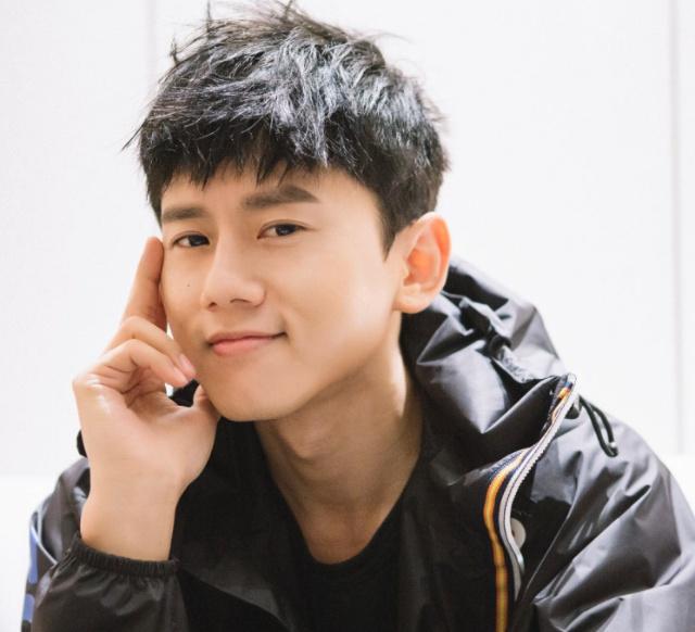 出道17年张杰最想感谢的人是她是杰哥的伯乐也是她的忱边人