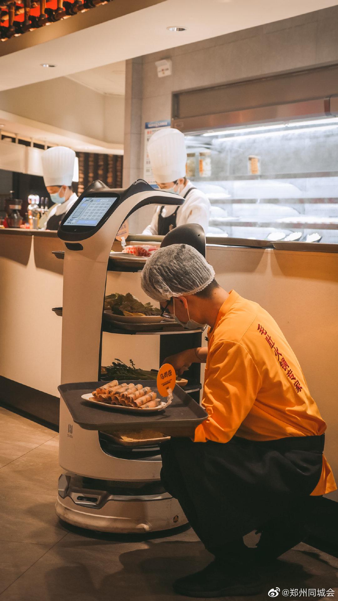 巴奴送餐机器人 送餐收餐快速达到