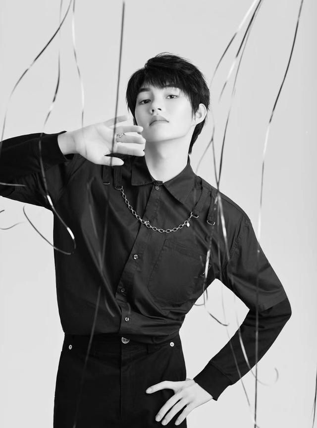 刘隽青春有你3首轮公演再夺第一舞蹈天花板交完美答卷