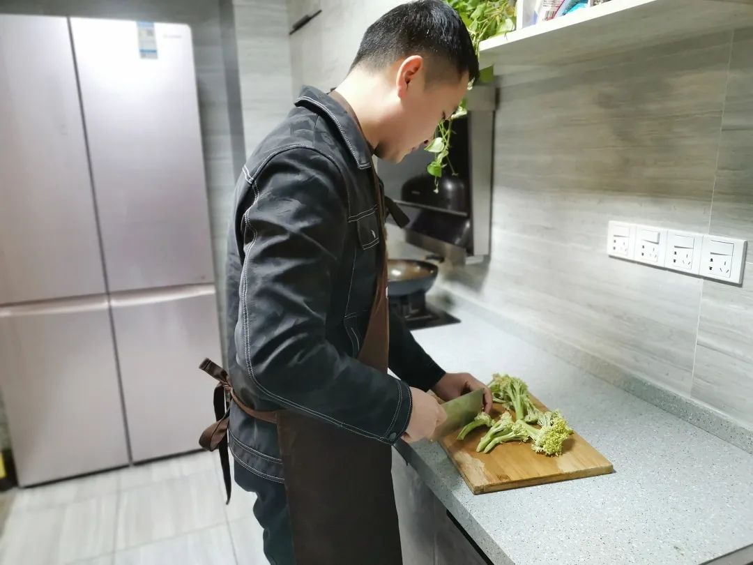 今天妇女节,乐山纪检“直男”花样表白休闲区蓝鸢梦想 - Www.slyday.coM 今天妇女节,乐山纪检“直男”花样表白休闲区蓝鸢梦想 - Www.slyday.coM