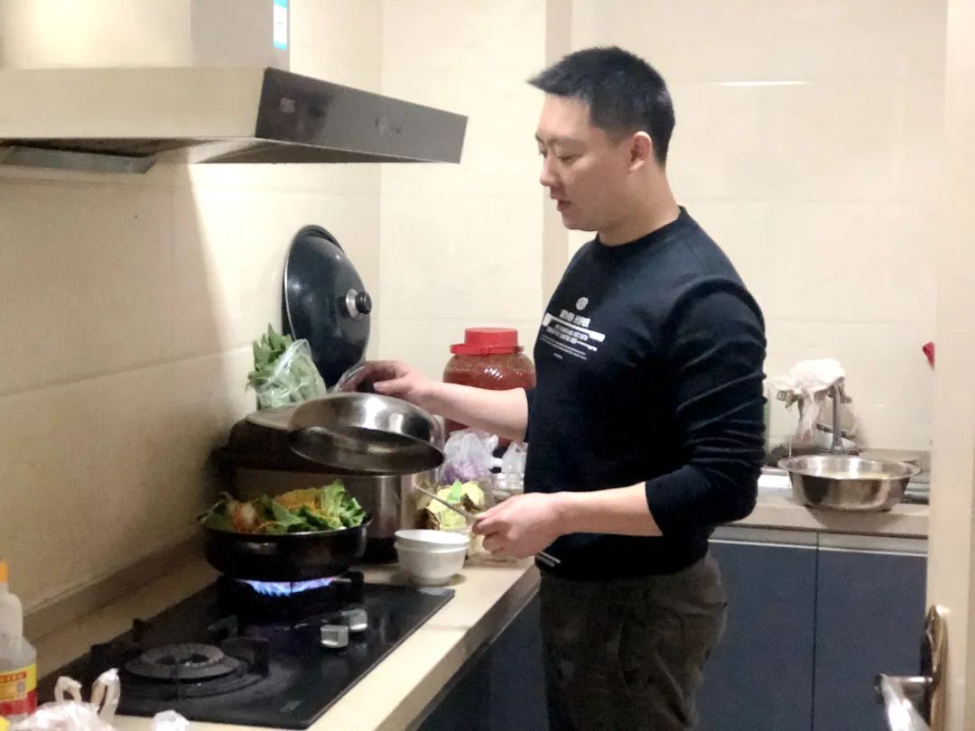 今天妇女节,乐山纪检“直男”花样表白休闲区蓝鸢梦想 - Www.slyday.coM 今天妇女节,乐山纪检“直男”花样表白休闲区蓝鸢梦想 - Www.slyday.coM