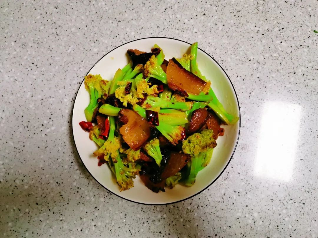 今天妇女节,乐山纪检“直男”花样表白休闲区蓝鸢梦想 - Www.slyday.coM 今天妇女节,乐山纪检“直男”花样表白休闲区蓝鸢梦想 - Www.slyday.coM