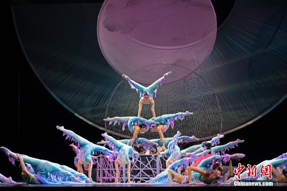 当代杂技剧化蝶在广州上演