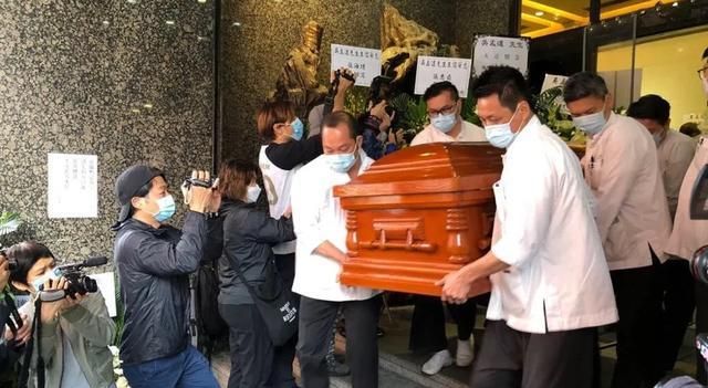 吴孟达出殡不举行扶灵仪式真实原因弟弟吴利达在采访时早已回答