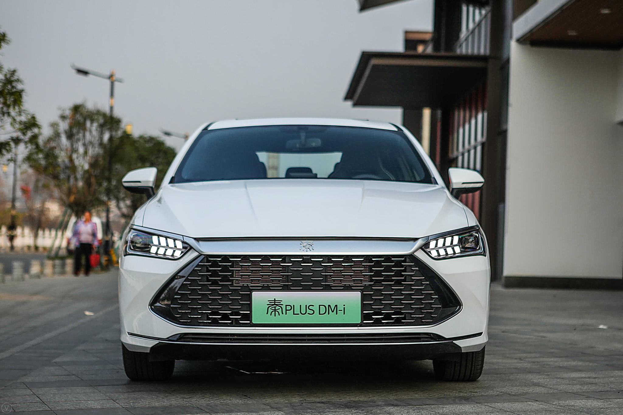 当比亚迪秦plus dm-i遇上了女王节