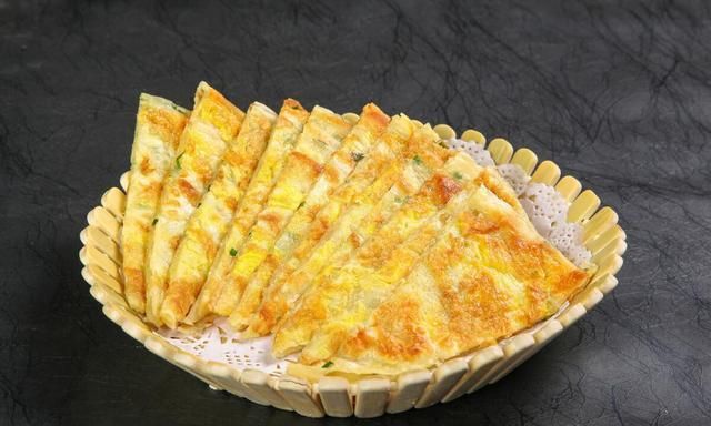 葱花鸡蛋饼,外焦里嫩鲜香美味,做法简单的早餐,全家老少都爱吃