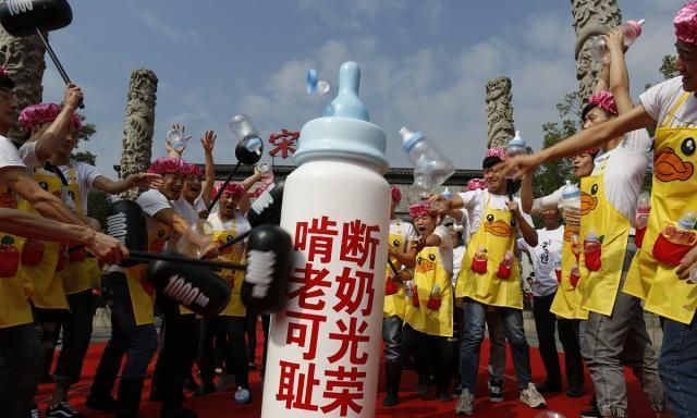 比给老人要钱,就还要可耻的4种子女啃老方式,你知道是什么吗?休闲区蓝鸢梦想 - Www.slyday.coM