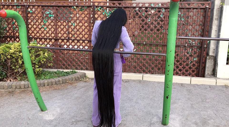 日本一女子头发长1米9 自称是"长发公主"