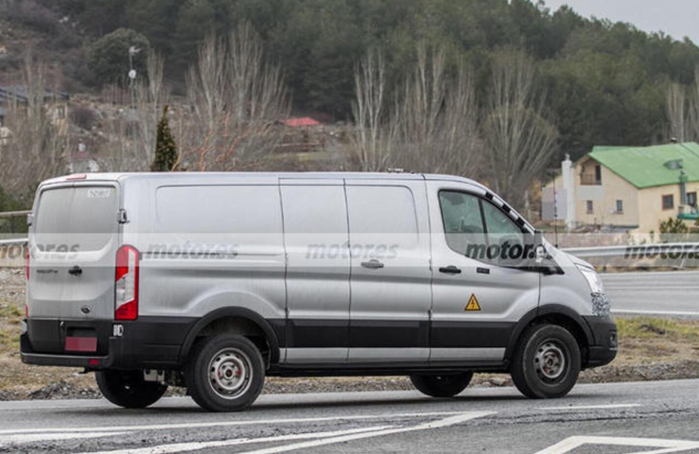 福特全顺纯电版谍照曝光 有望于年底发布