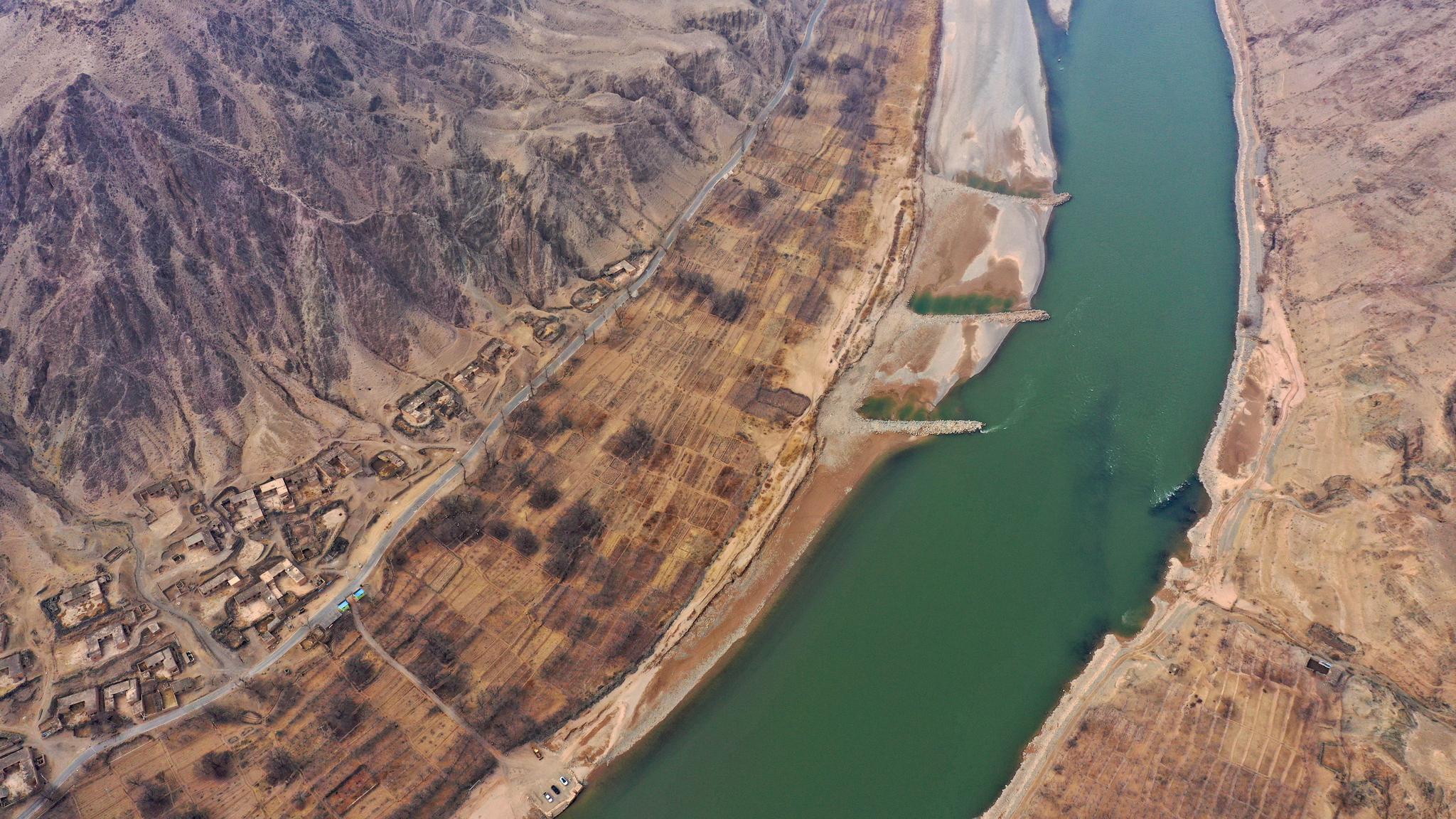 宁夏:初春时节黄河清