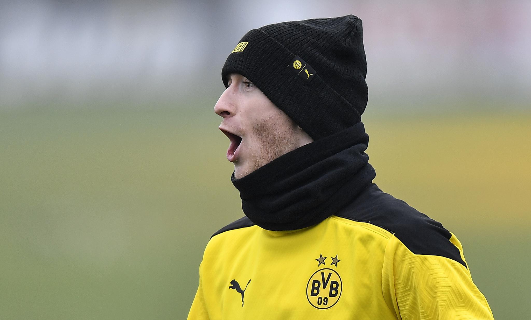 足球——欧冠联赛:多特蒙德赛前备战