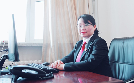 徐丽娜:刚柔并济