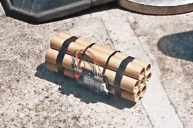 连钢铁都能融化的铝热剂为什么不能用来排爆