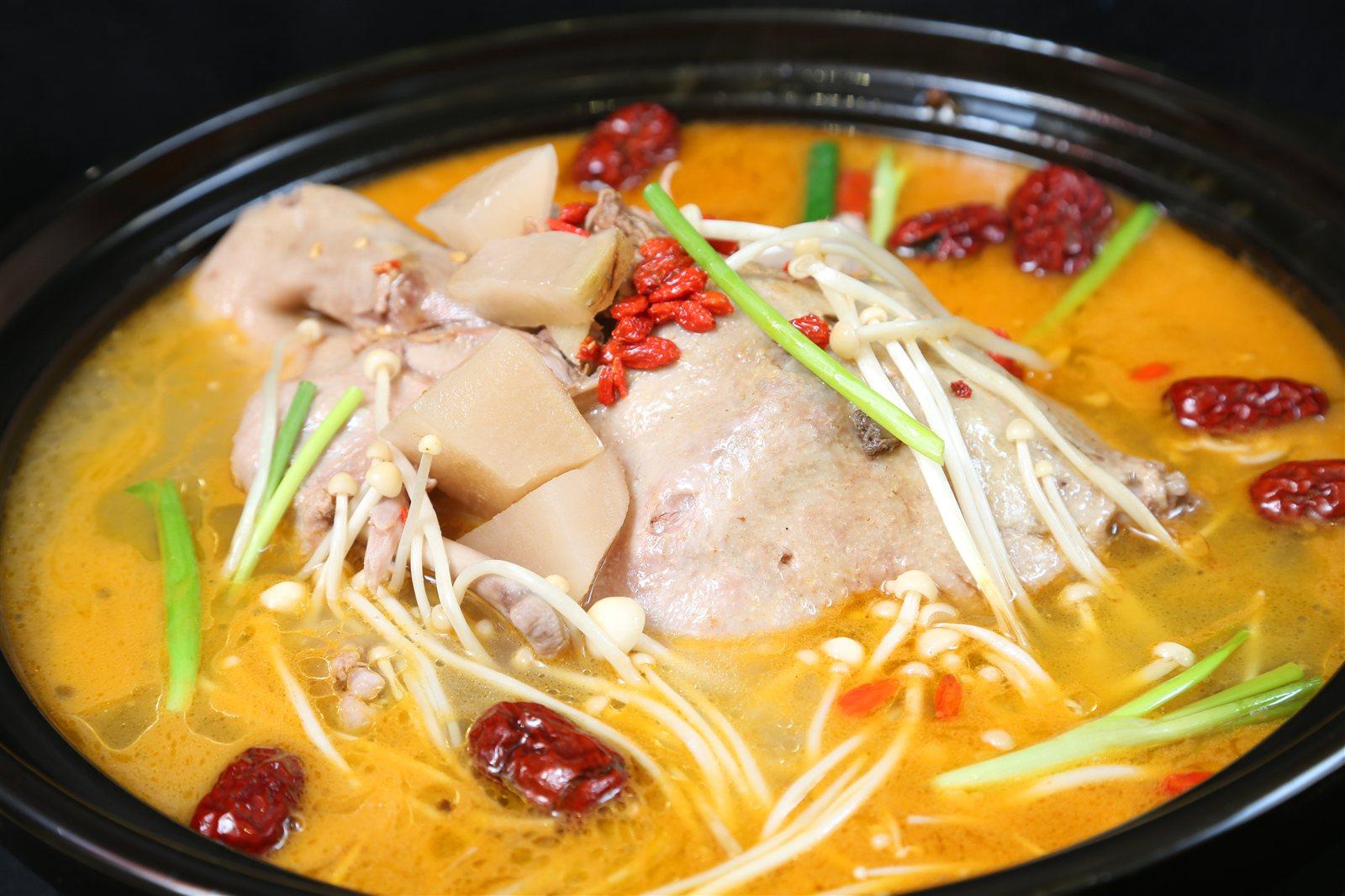 教你营养美味的酸萝卜老鸭汤爽口开胃又简单易做好吃又过瘾