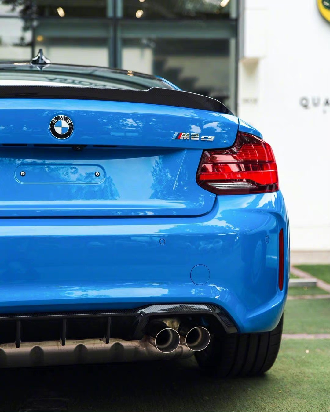 精致的造型很强的性能范宝马m2cs手动更让人激动