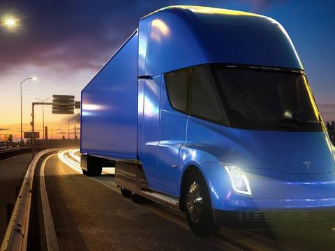 特斯拉semi电动货车正在出厂测试轨道上测试