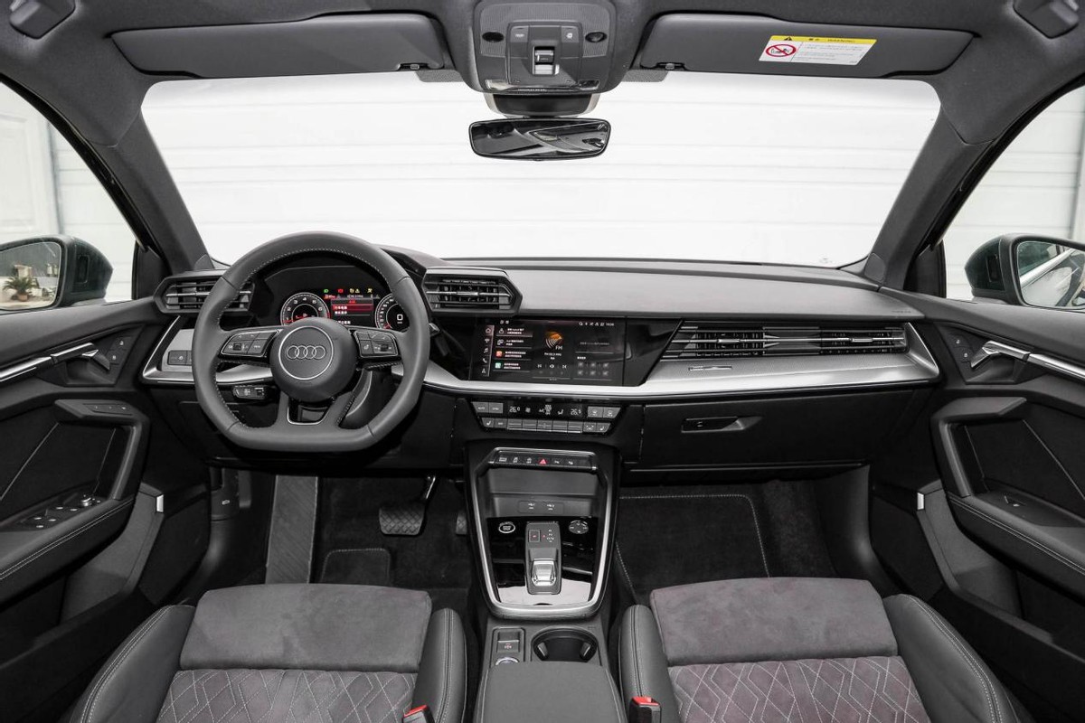 伪豪变颜王搭urus同款内饰的全新a3l值得入手吗