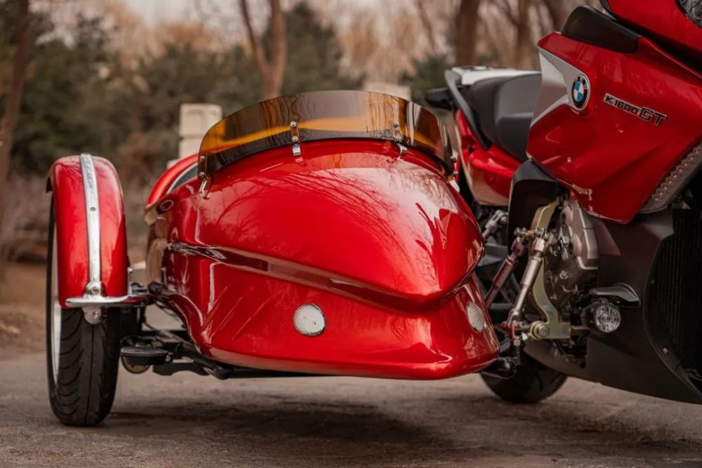 时速可达200kmh的侉子实拍宝马k1600三轮版