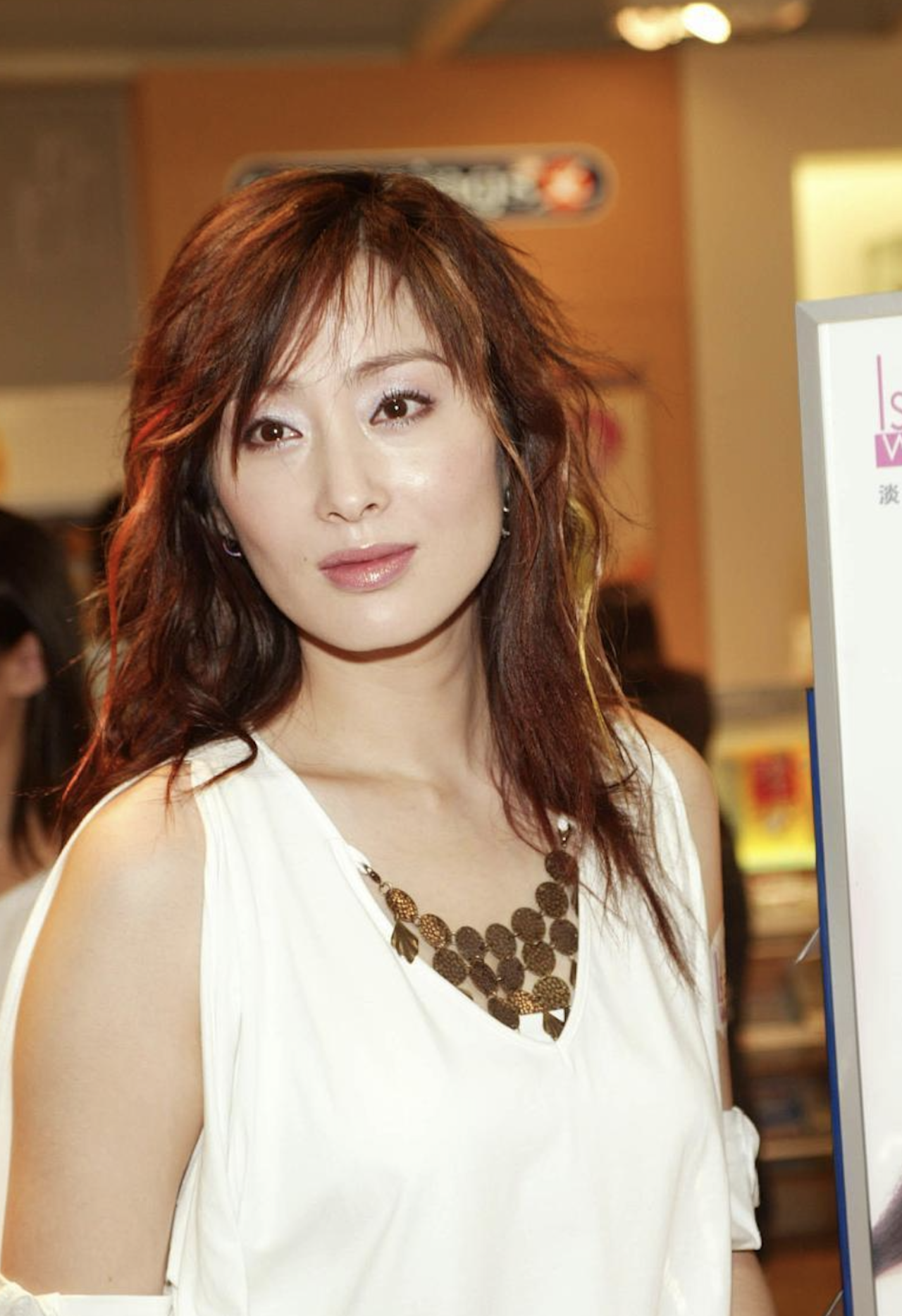 张敏被曝借两千万给影人应急,遭对方赖账廿年,修佛后已慷慨放弃