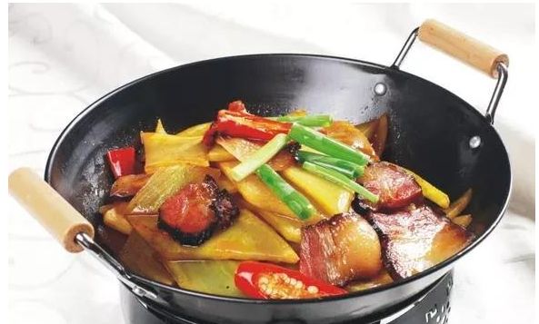 干锅莴苣腊肉