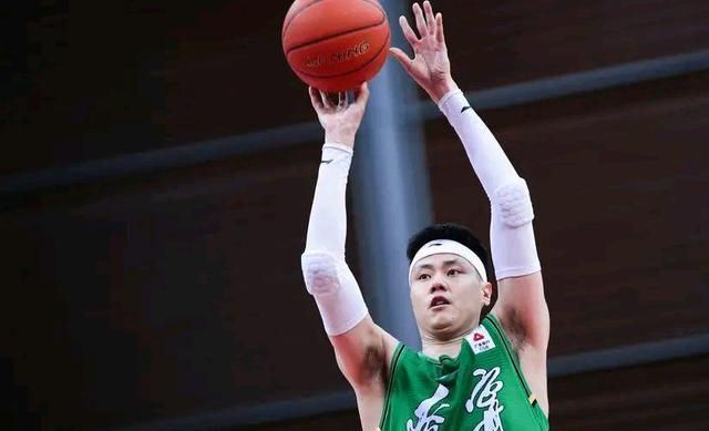 连续三场比赛的表现糟糕,贺天举会被教练杨鸣彻底弃用吗?