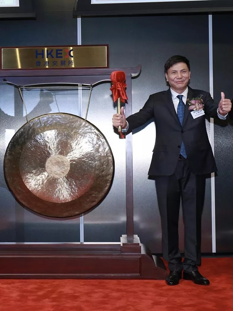 他16岁辍学搬砖靠亏损千万赚来370亿财富逆袭成莆田首富