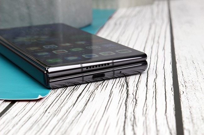 华为matex2强势来袭重新定义折叠屏旗舰手机行业标准