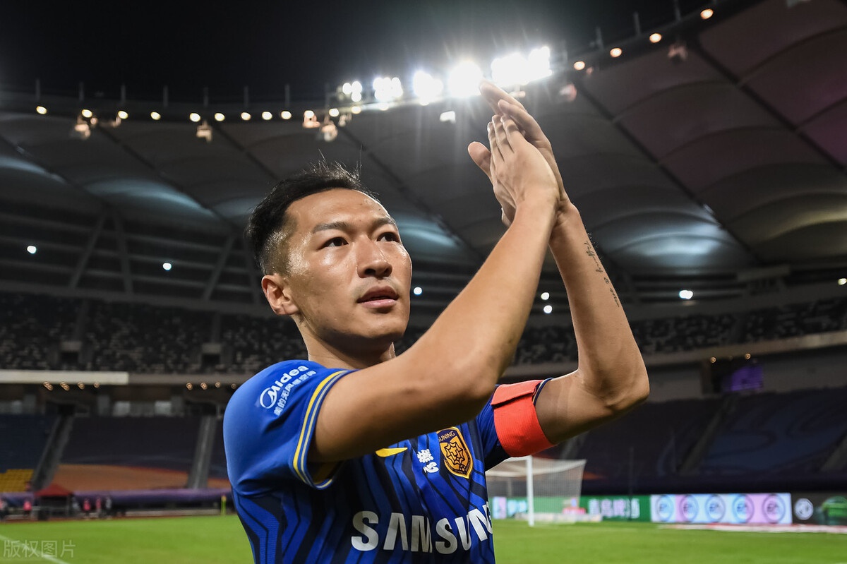 螳螂捕蝉黄雀在后瓜分江苏队球员揽李昂吴曦上港成终极大赢家