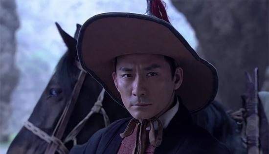 52岁张子健近照曝光,满头花白面露老态,李元芳竟然也老了