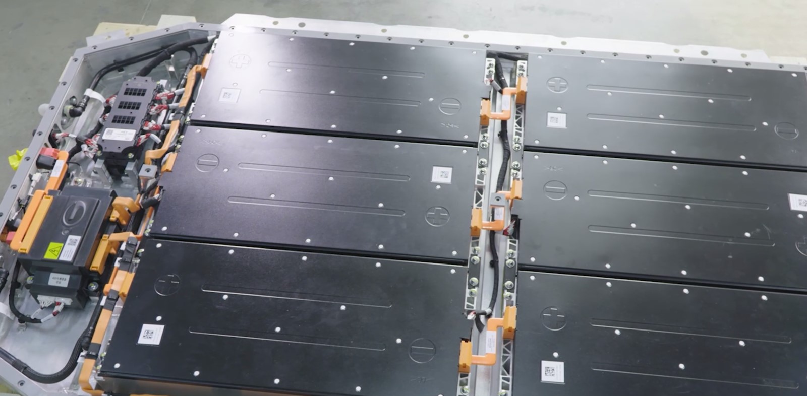 从针刺后五分钟内不起火到不起火,广汽埃安弹匣电池是怎么做的?