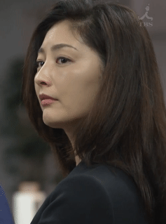 吻过张国荣和刘德华,日剧女王一路踏平男神,快50岁还这么美