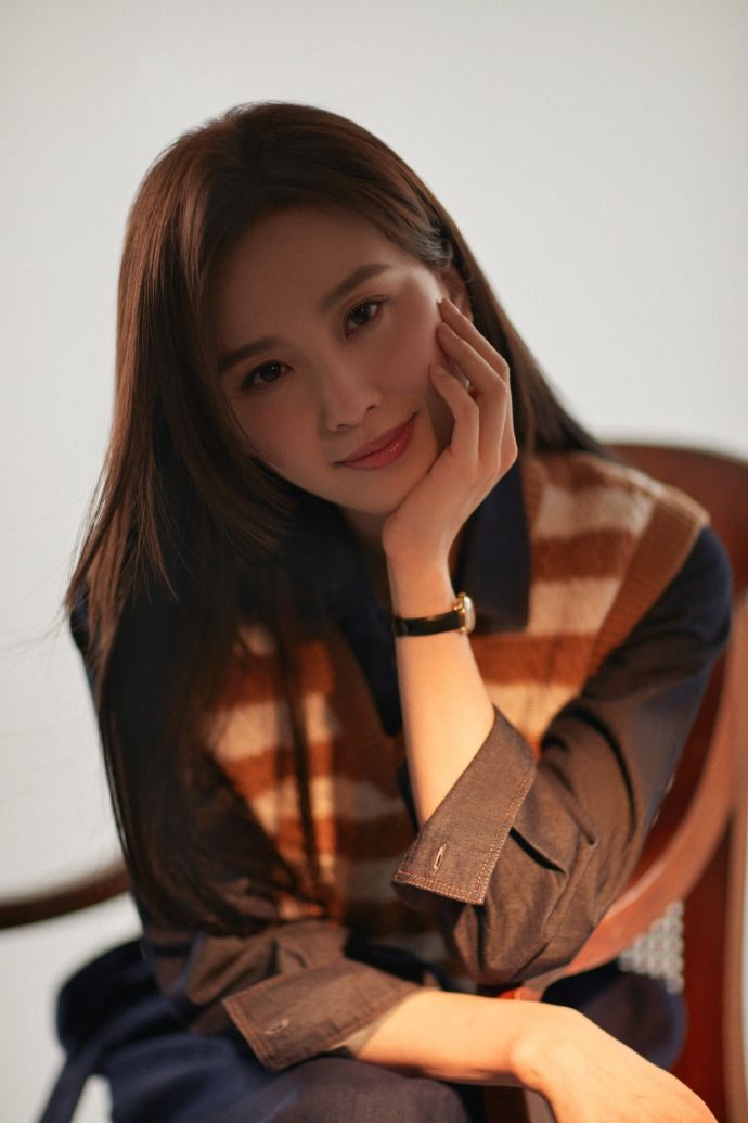 刘诗诗34岁生日美如画眼神温柔举手投足动人心魄