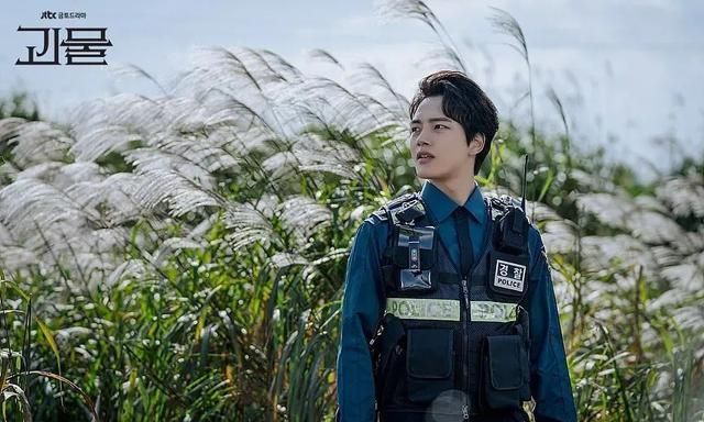 《怪物》之吕珍九：警大首席的大型社死现场休闲区蓝鸢梦想 - Www.slyday.coM