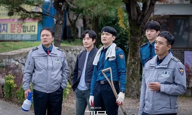 《怪物》之吕珍九：警大首席的大型社死现场休闲区蓝鸢梦想 - Www.slyday.coM