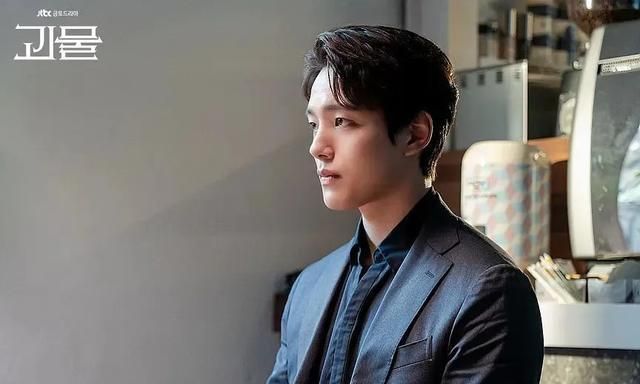 《怪物》之吕珍九：警大首席的大型社死现场休闲区蓝鸢梦想 - Www.slyday.coM