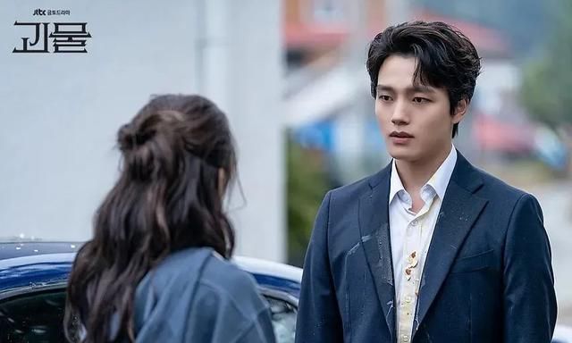 《怪物》之吕珍九：警大首席的大型社死现场休闲区蓝鸢梦想 - Www.slyday.coM