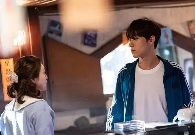 《怪物》之吕珍九：警大首席的大型社死现场休闲区蓝鸢梦想 - Www.slyday.coM