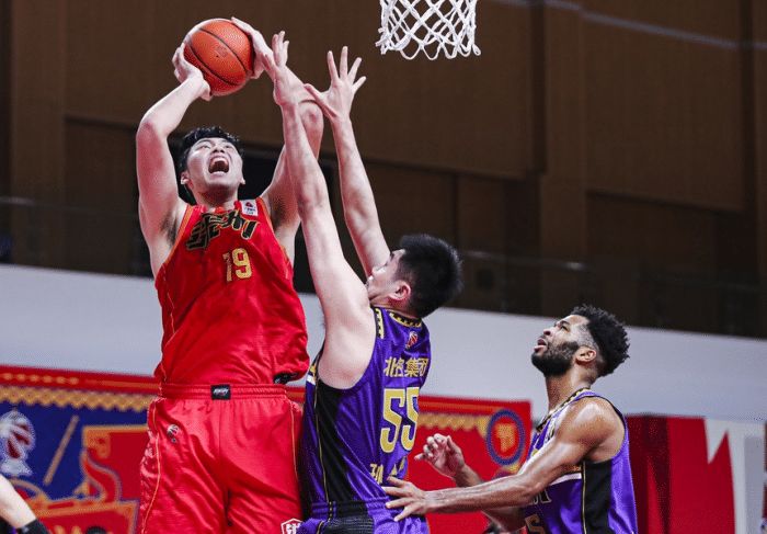 9投7中砍14分10板！20岁身高2米19，名宿之子会是下一个韩德君？休闲区蓝鸢梦想 - Www.slyday.coM