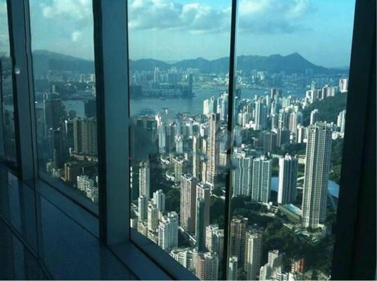 参观陈奕迅香港的家,当这么大级别的明星,家里墙面只刷了白墙