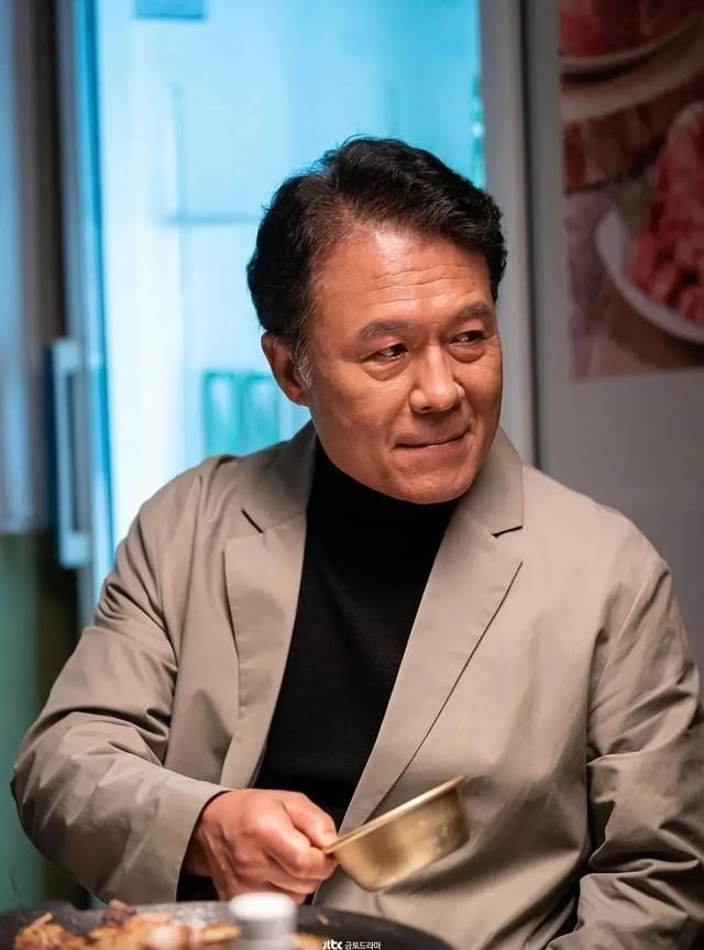 《怪物》之吕珍九：警大首席的大型社死现场休闲区蓝鸢梦想 - Www.slyday.coM