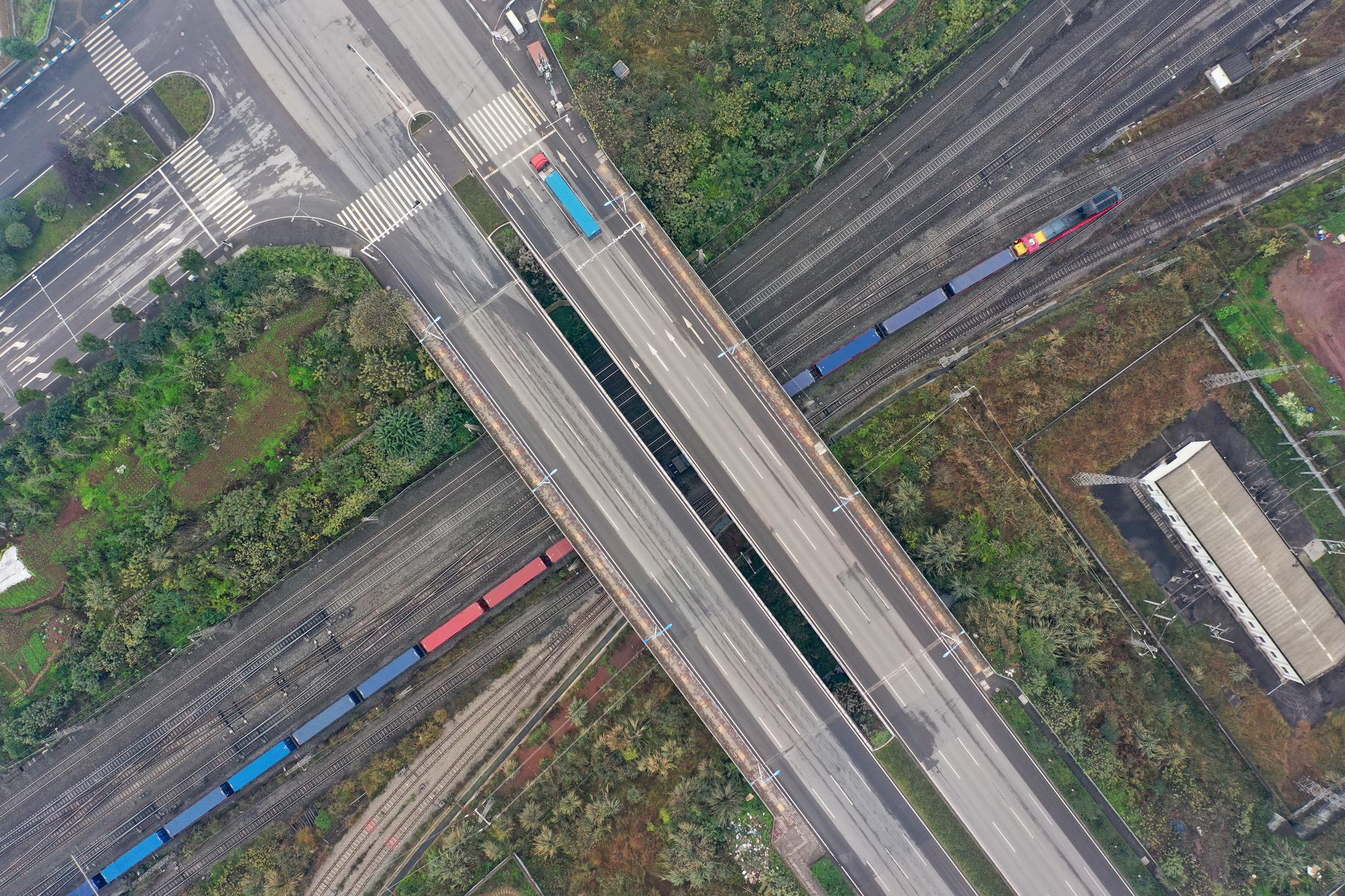 全球连线 | 中国建设综合立体交通网助力全球物流提质增效