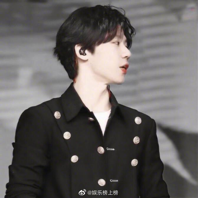 不会骑摩托车的帅哥不是好鼓手,温柔霸总胡宇桐