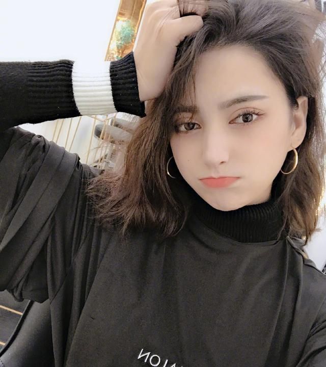 明星互撕名场面热依娜新歌藏头诗diss陈芳语有薅头发那味了