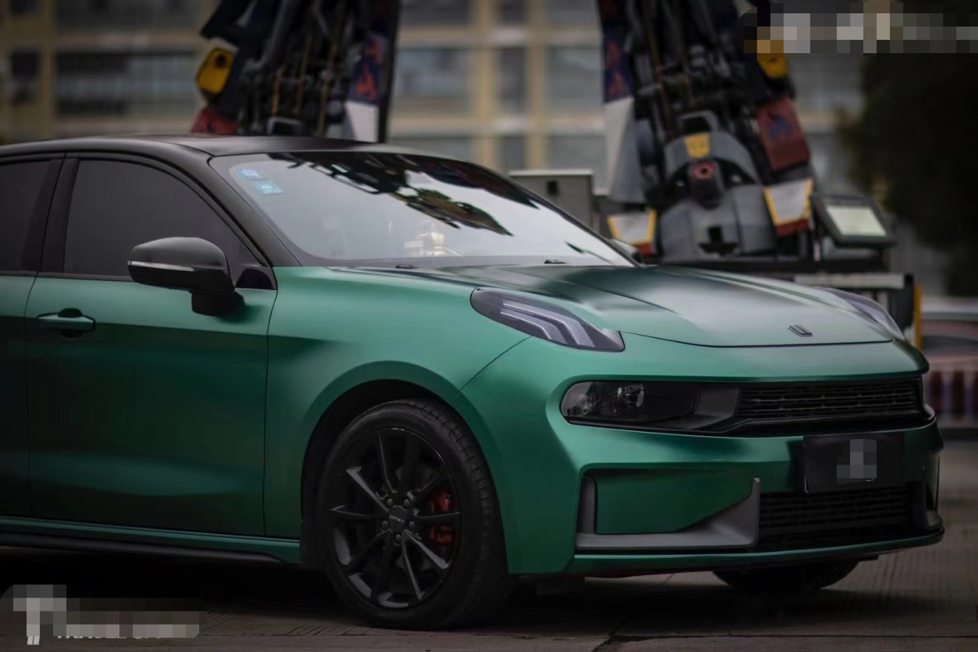 领克03改色电光祖母绿 冷艳中带着优雅