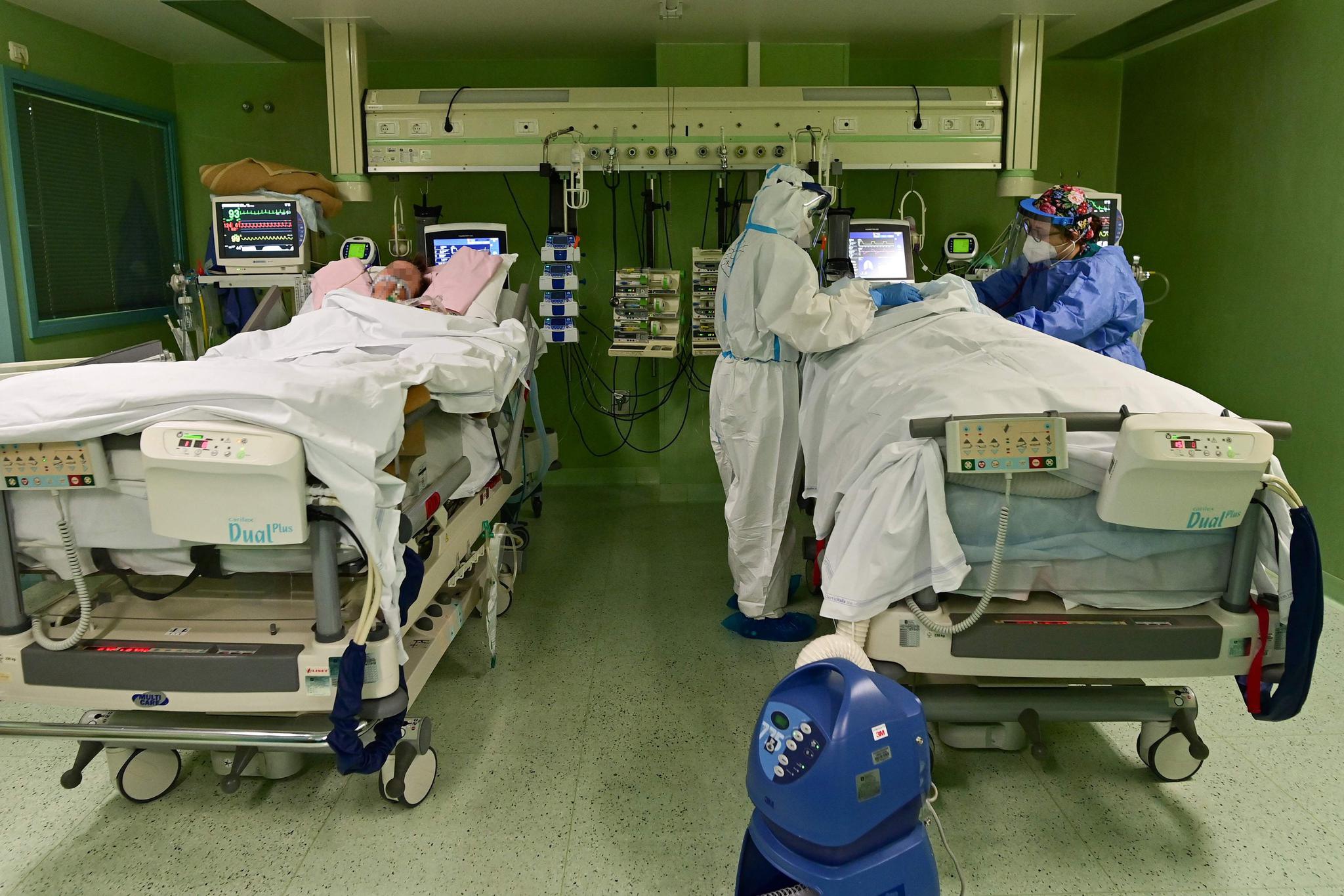 直击意大利的新冠病房|意大利|贝加莫|新冠肺炎_新浪新闻