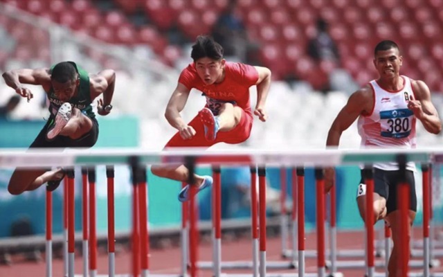 中国田径新星7秒55夺冠,创个人最好成绩,仅次于刘翔|成绩|刘翔|李彤